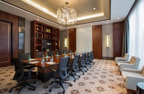 Makati Diamond Residences image 2